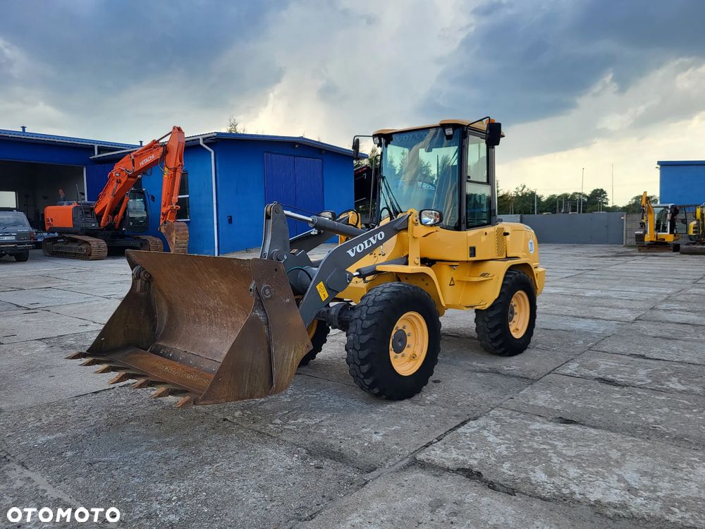 Volvo L 30 G spr z Niemiec 3944 mtg - 9