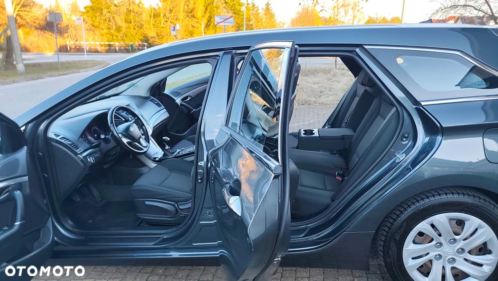 Hyundai i40 Kombi blue 1.6 Family+ - 10