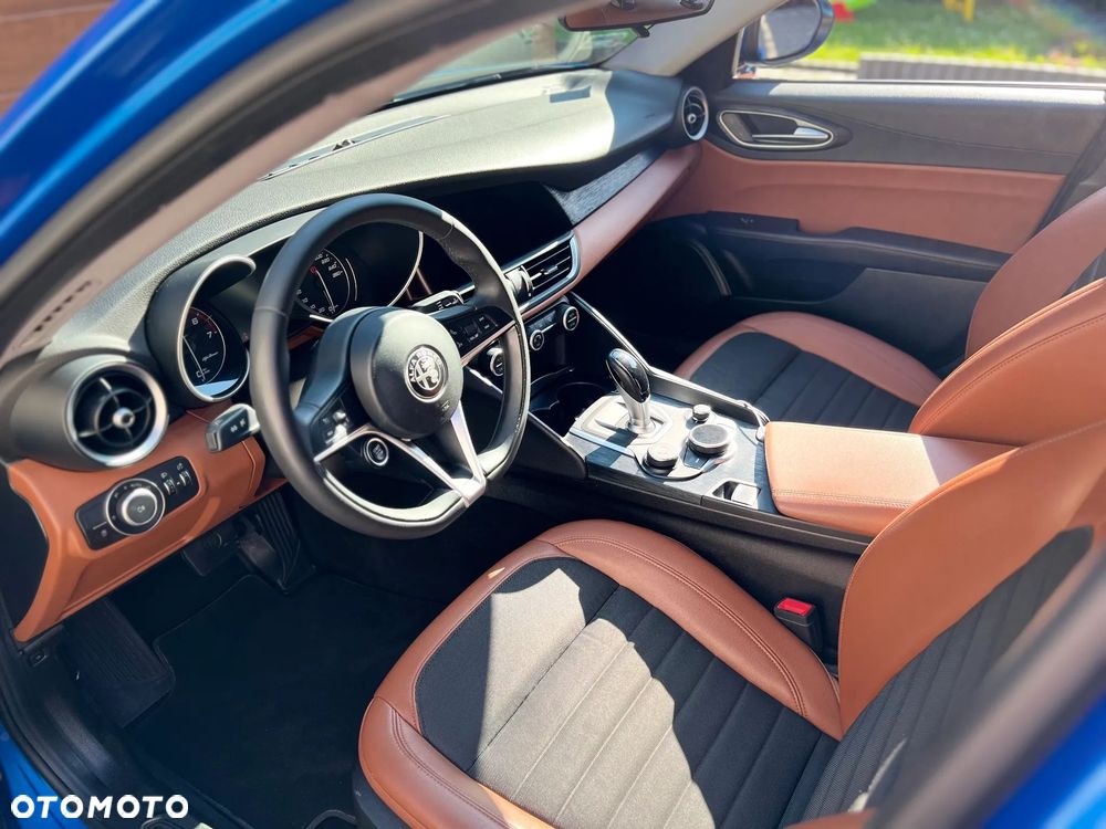 Alfa Romeo Giulia - 11