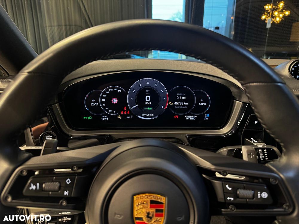 Porsche Cayenne Coupe E-Hybrid - 14