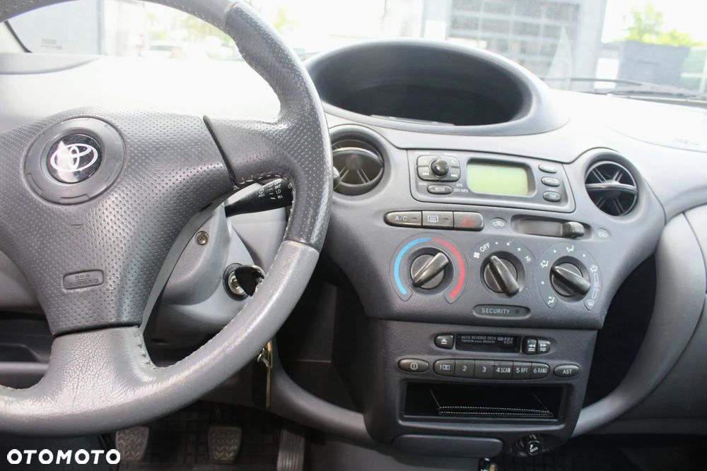 Toyota Yaris 1.3 Terra - 2