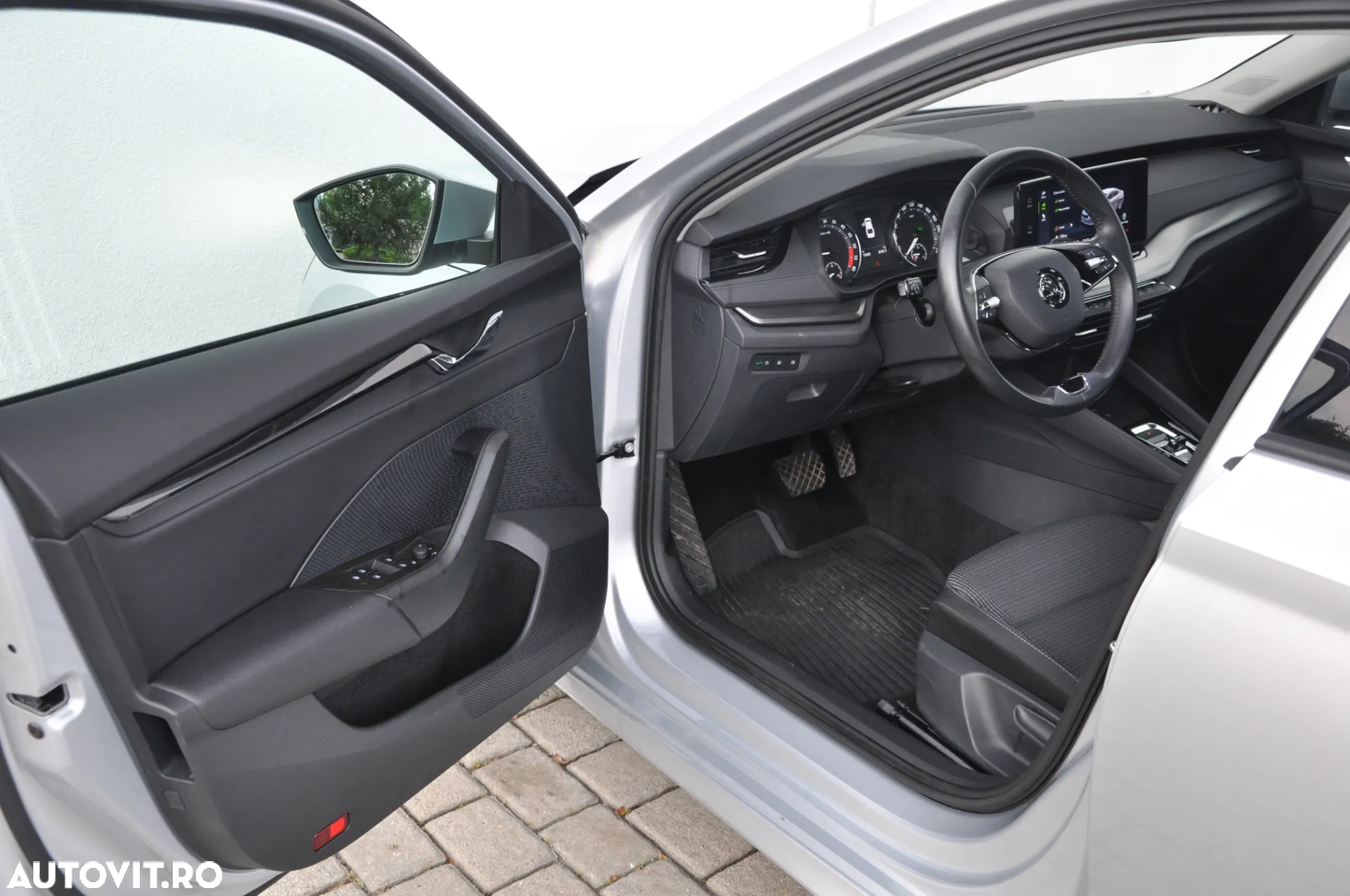 Skoda Octavia 2.0 TDI DSG Ambition - 11