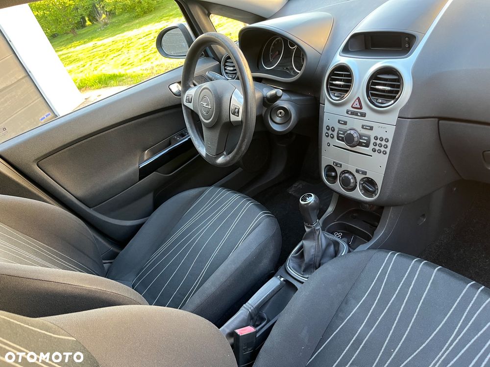 Opel Corsa 1.2 16V Cosmo - 5
