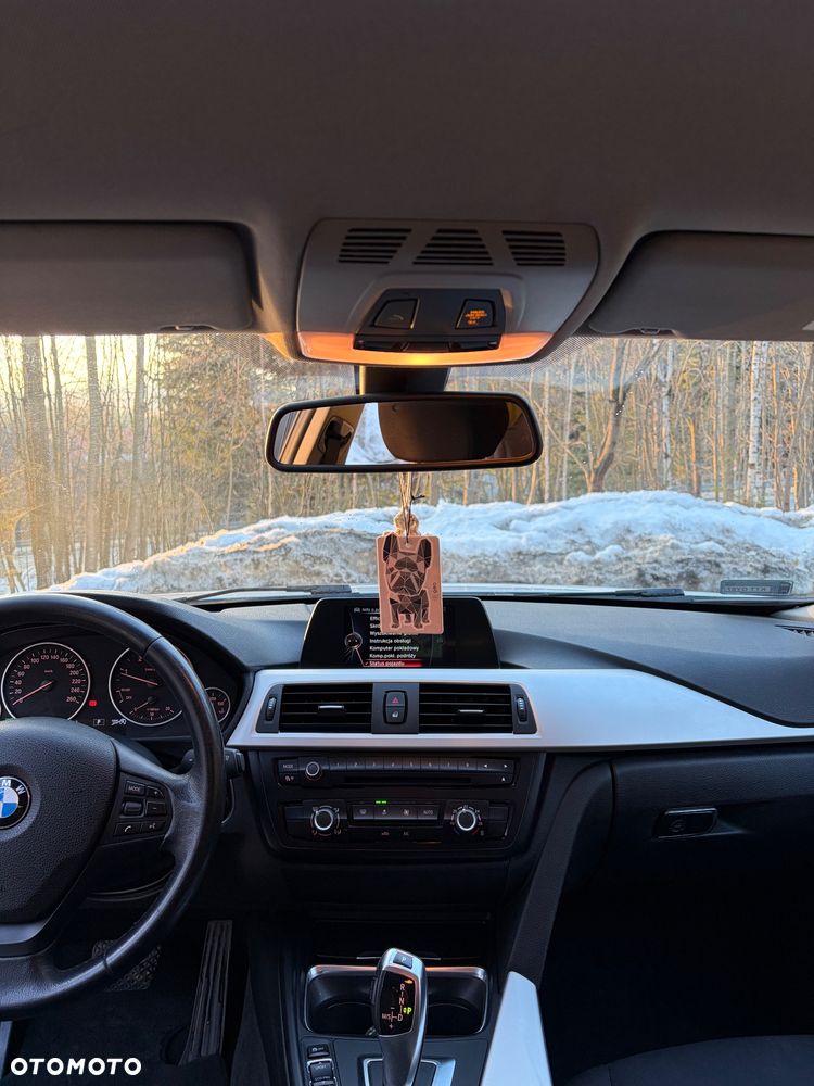 BMW Seria 3 320d - 19