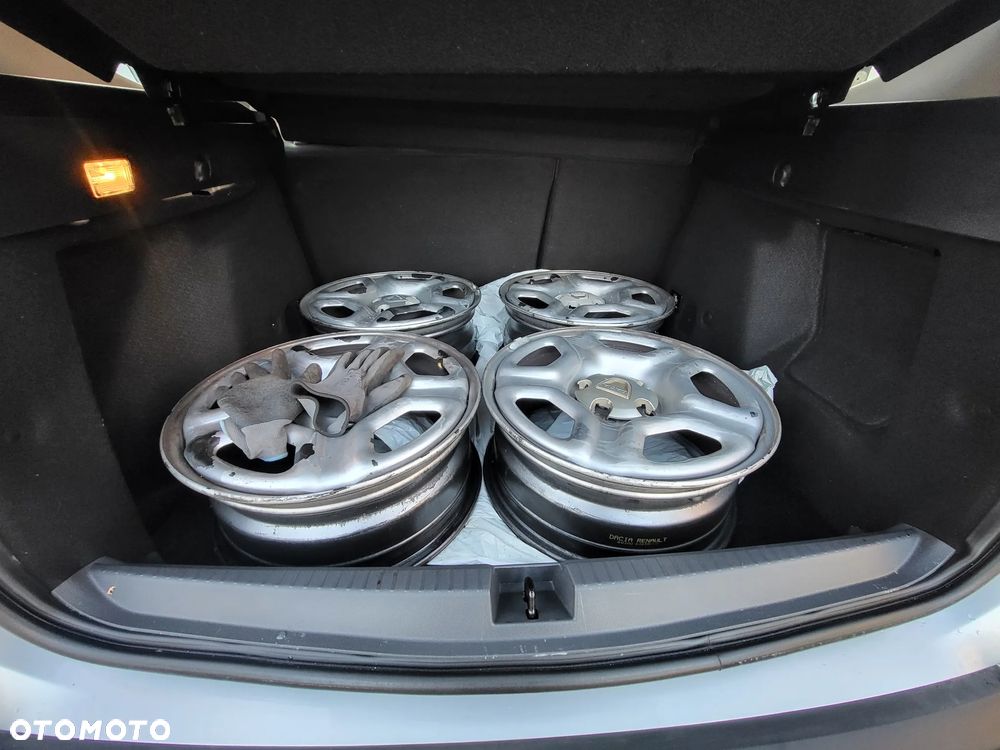 Dacia Duster 1.6 SCe Essential - 28