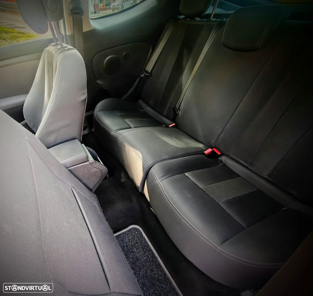 Renault Mégane Coupe Energy dCi 110 FAP Start & Stop GT Line - 12