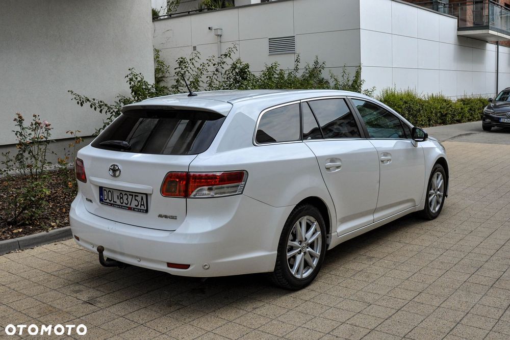 Toyota Avensis - 4