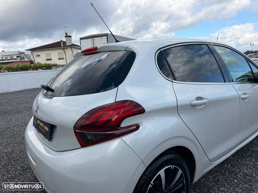 Peugeot 208 1.2 PureTech GT Line - 22
