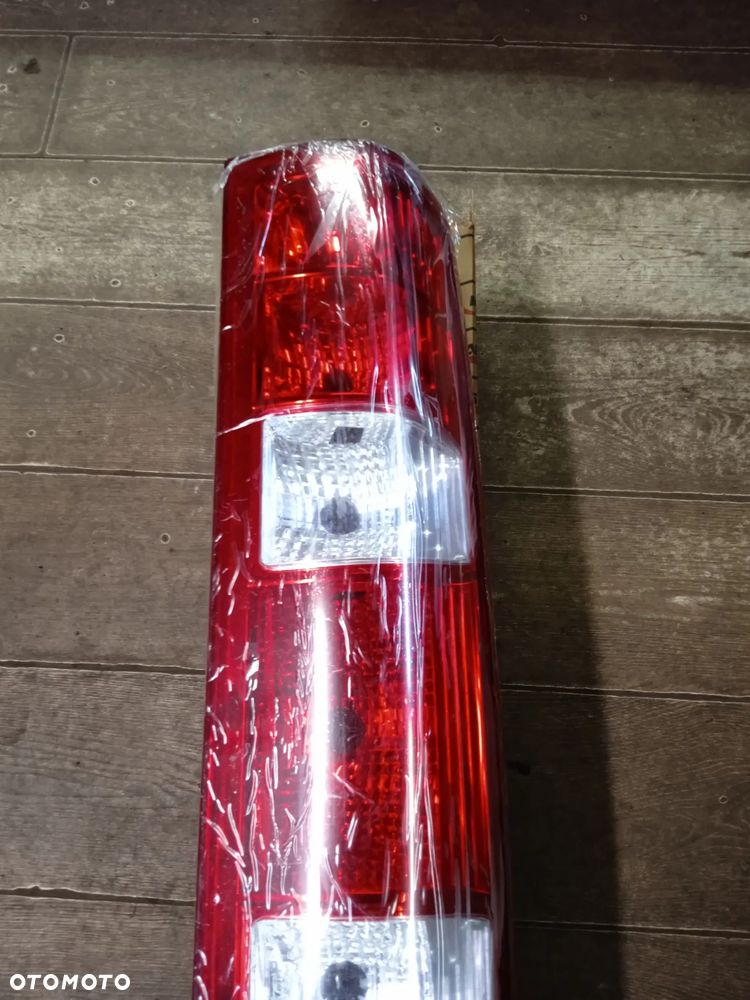 LAMPA TYLNA IVECO DAILY 06-14 PRAWA LUB LEWA  NOWY - 3