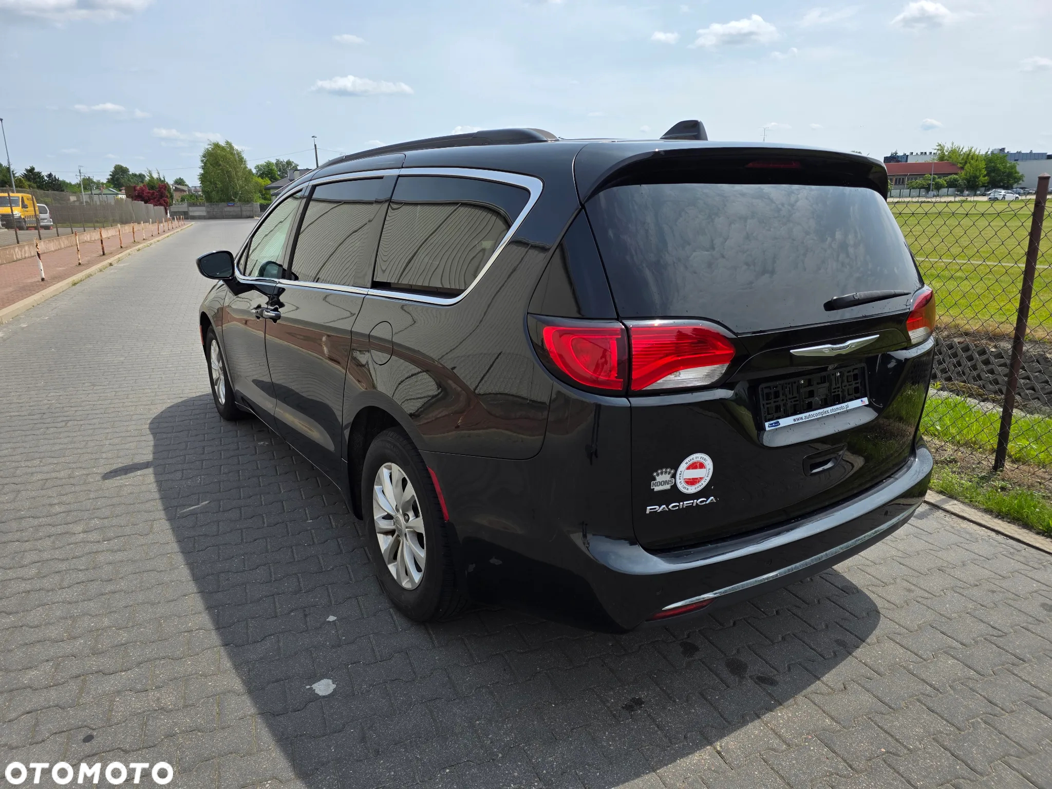 Chrysler Pacifica - 5