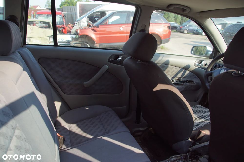 Auto na części - Skoda Octavia I 1.8 T 150 KM AGU ECW L97A 1999R Silnik Skrzynia Drzwi Maska Błotnik Zderzak Lampa Lusterko Klamka Szyba Deska Kokpit Sterownik Moduł Czujnik Licznik Panel Kierownica - 15
