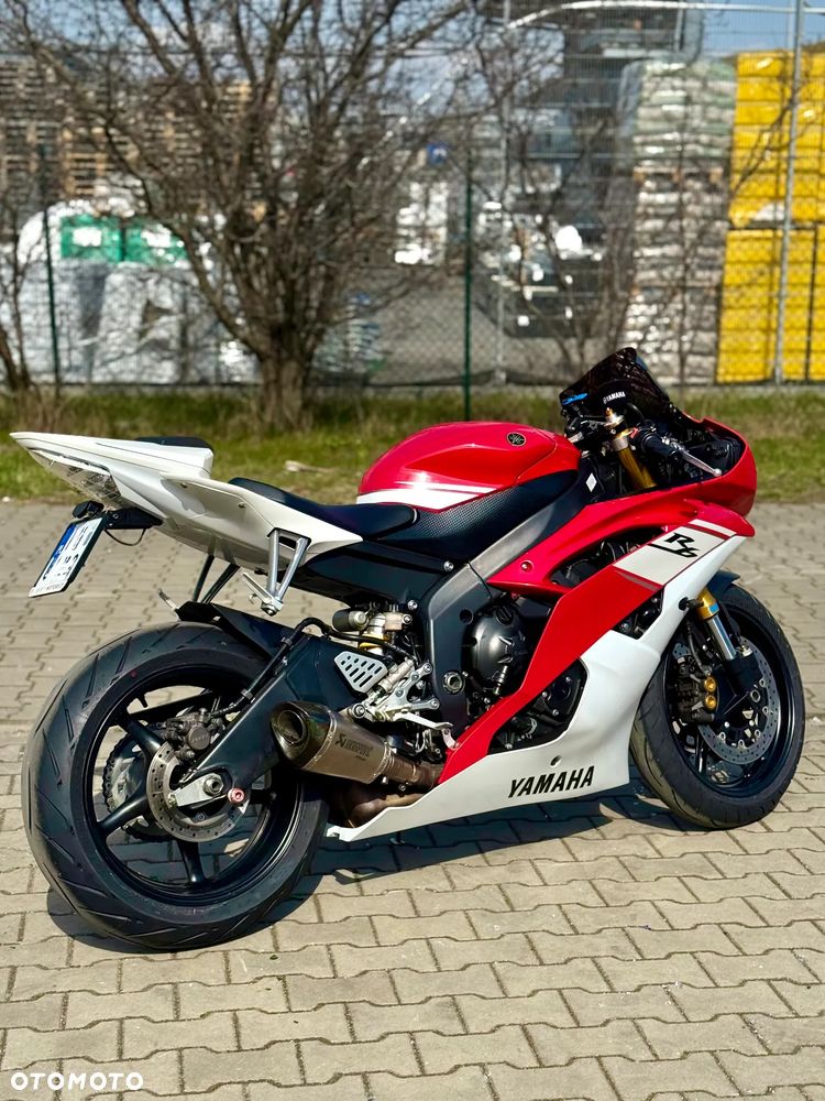 Yamaha R6 - 4