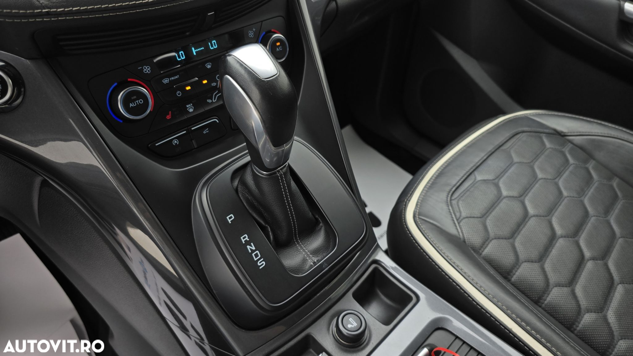 Ford Kuga - 17