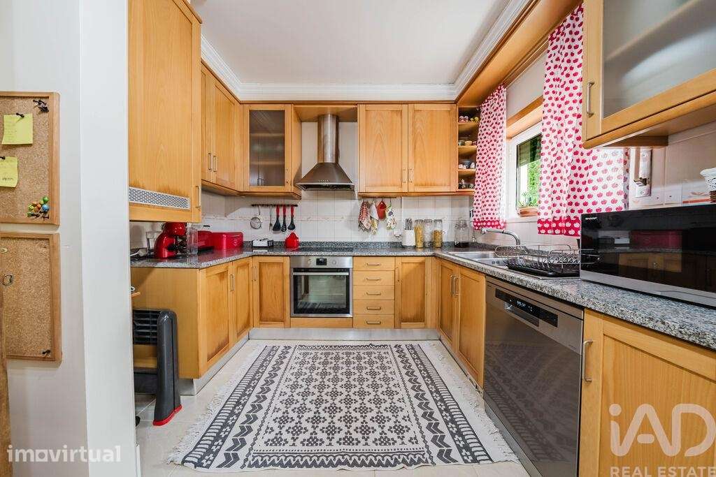 Casa / Villa T4 em Santa Maria, São Pedro e Sobral da Lagoa de 256,00 - Grande imagem: 2/30