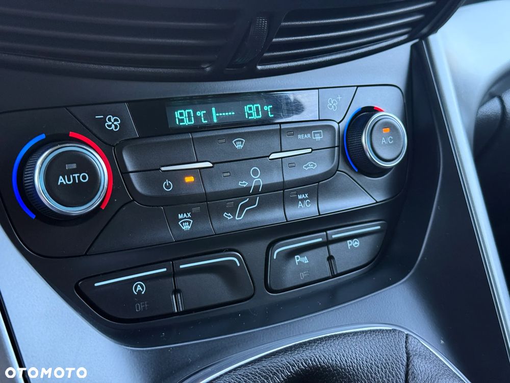 Ford Kuga - 35