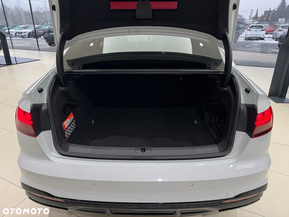 Audi A4 Limousine - 18