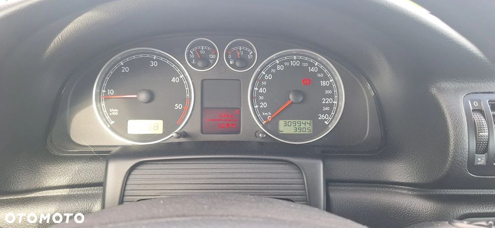 Volkswagen Passat 1.9 TDI Basis - 6