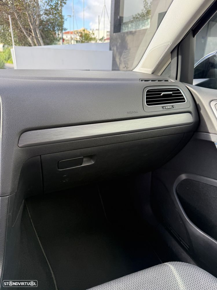 VW Golf 1.6 TDI Trendline - 11