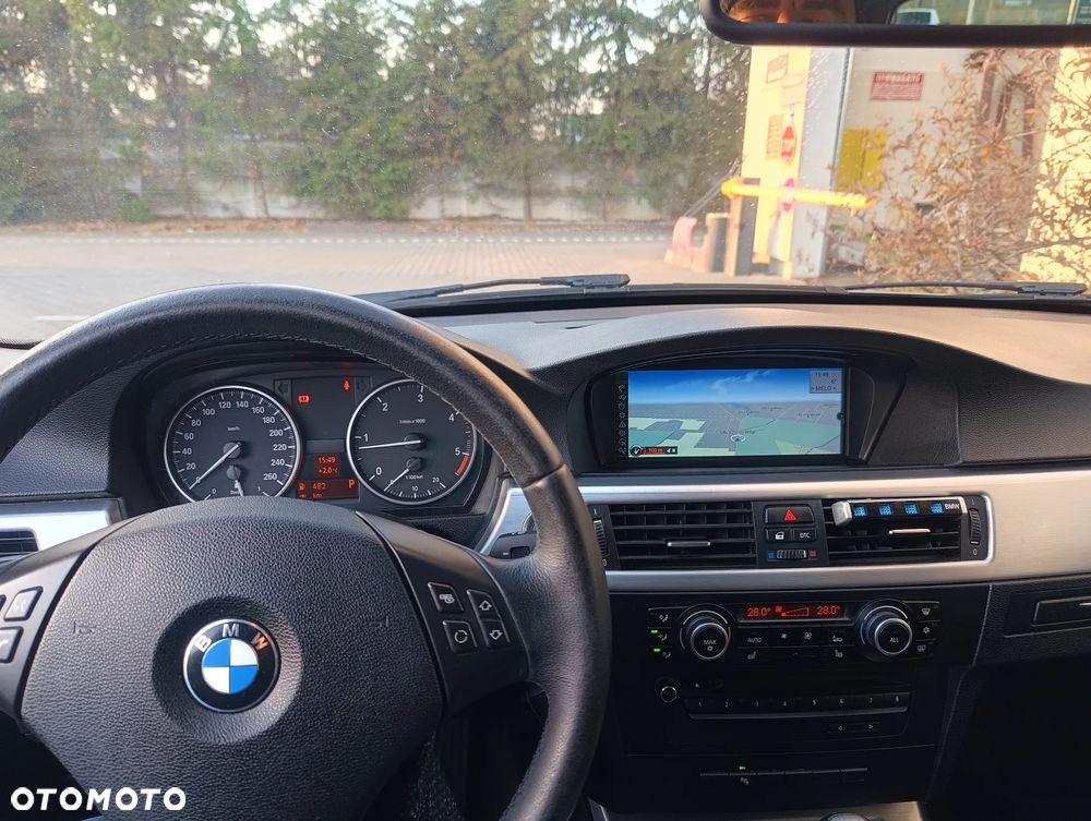 BMW Seria 3 320d DPF Edition Exclusive - 11