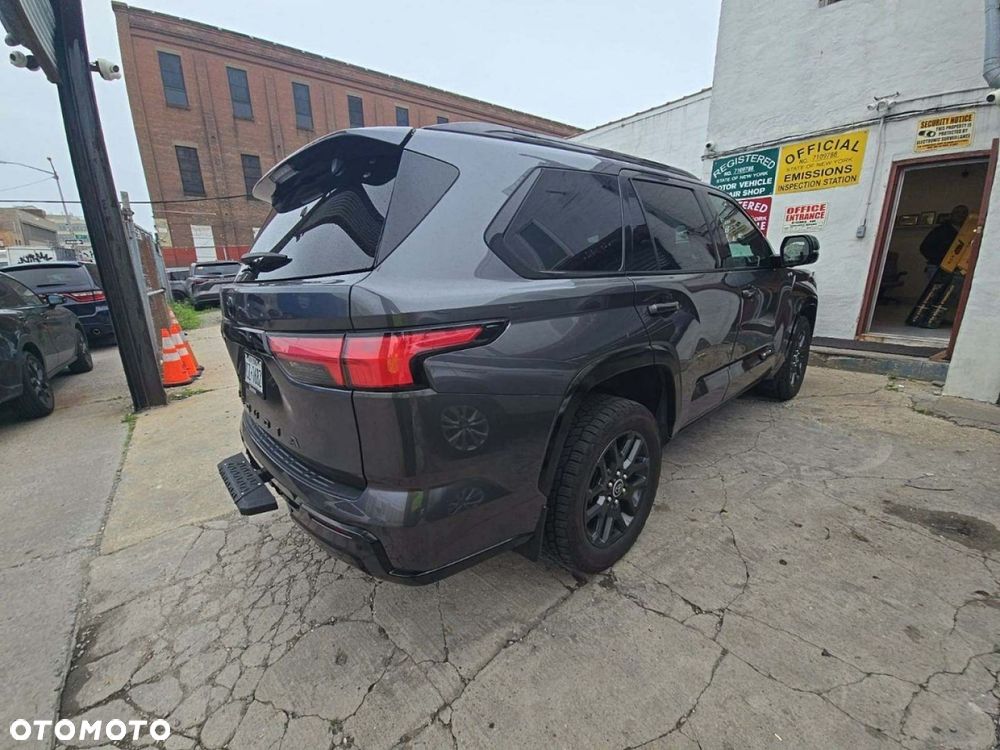 Toyota Sequoia 2023 photo 5