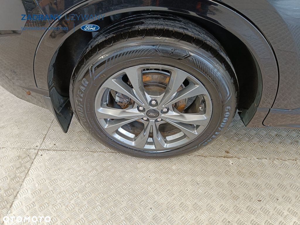 Ford Kuga - 34