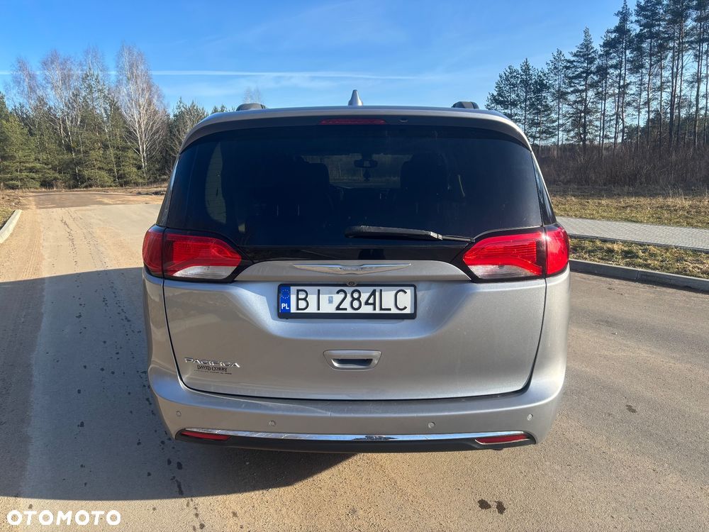 Chrysler Pacifica - 5
