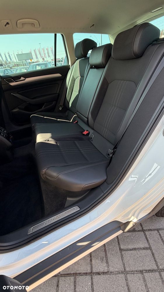 Volkswagen Passat Alltrack 2.0 TDI SCR 4Motion DSG - 18