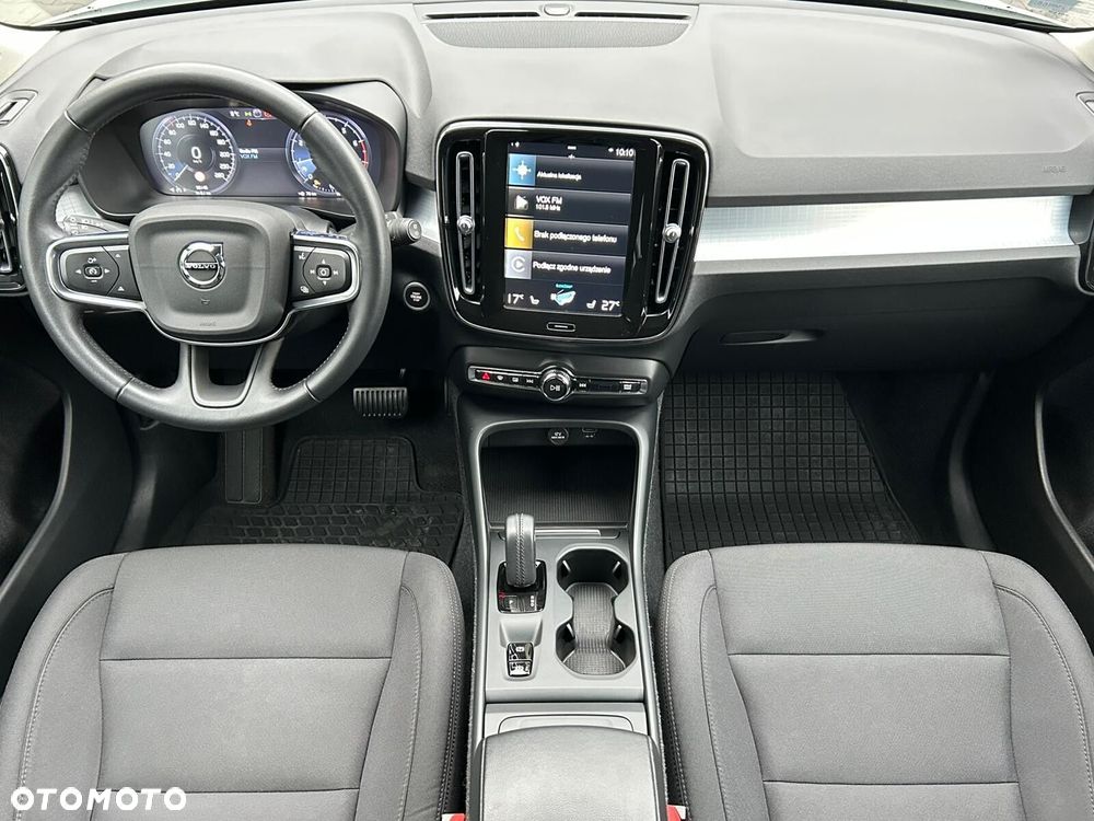 Volvo XC 40 T3 Momentum Pro - 4