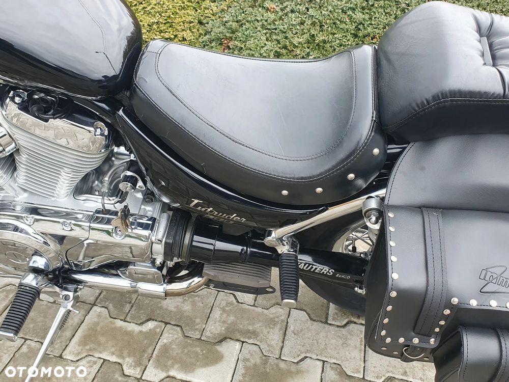 Suzuki Intruder - 30
