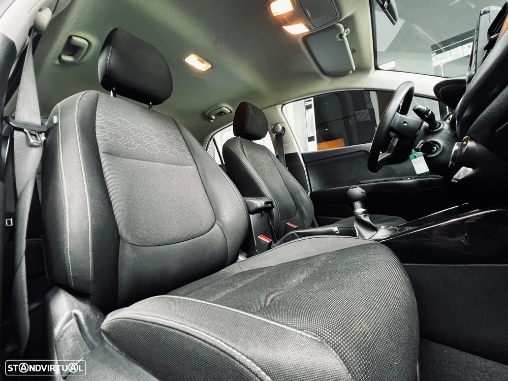 Kia Rio 1.2 CVVT LX - 36