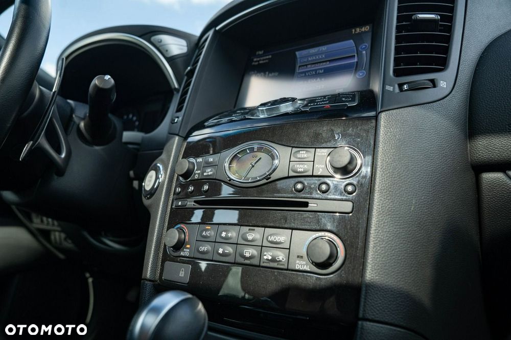 Infiniti QX70 - 21