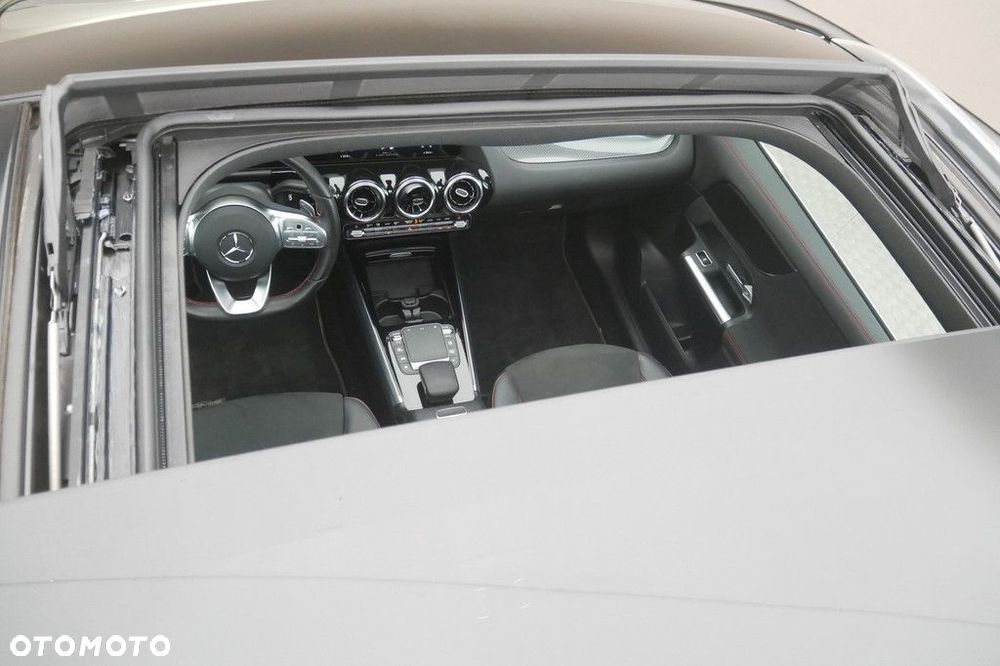 Mercedes-Benz GLA - 30
