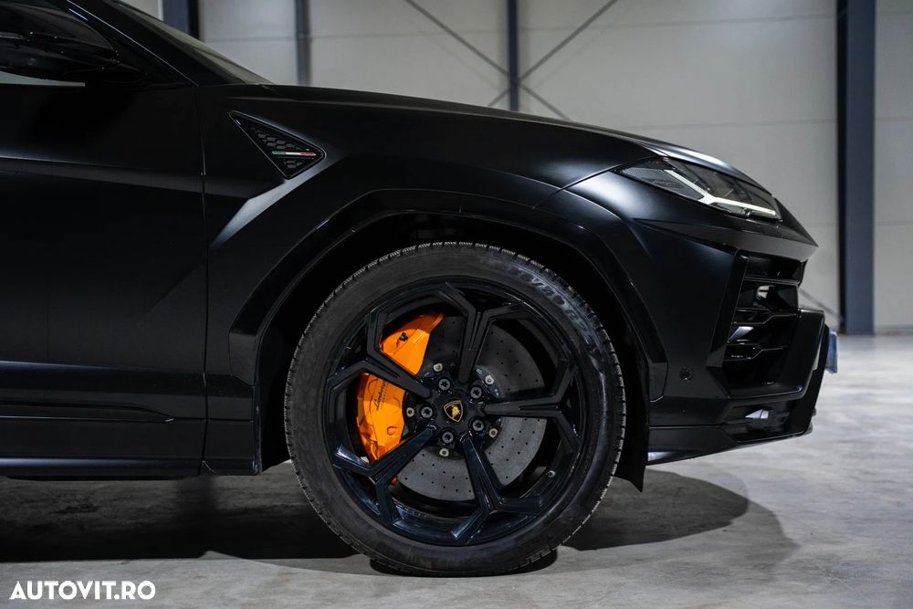 Lamborghini URUS - 8