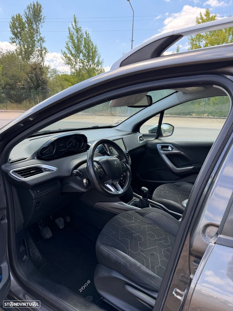 Peugeot 2008 1.2 PureTech Style - 8