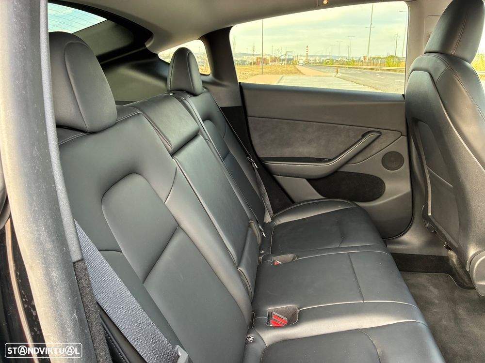 Tesla Model Y Long Range Tração Integral - 31
