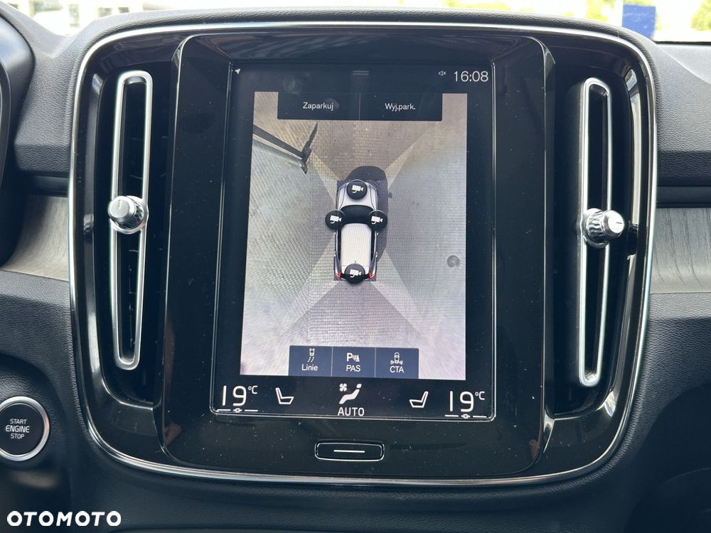 Volvo XC 40 - 25