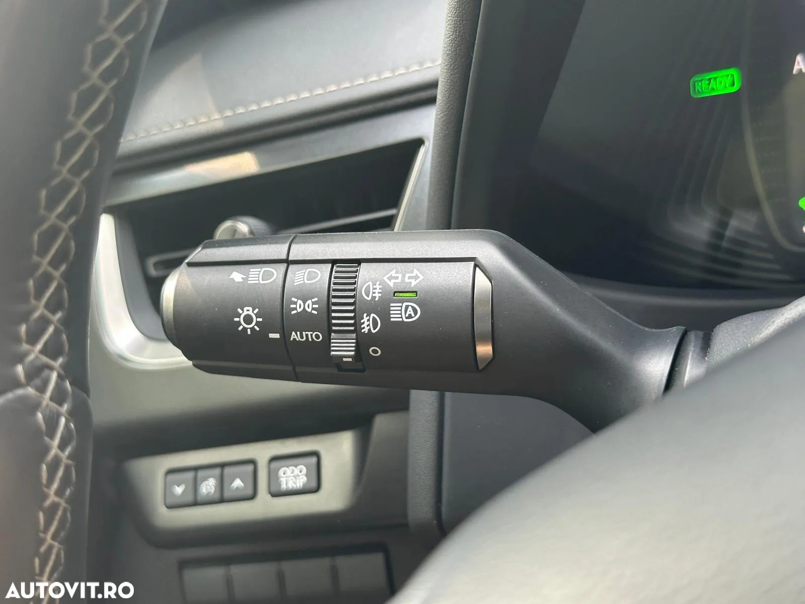 Lexus UX 250h Business Edition - 30