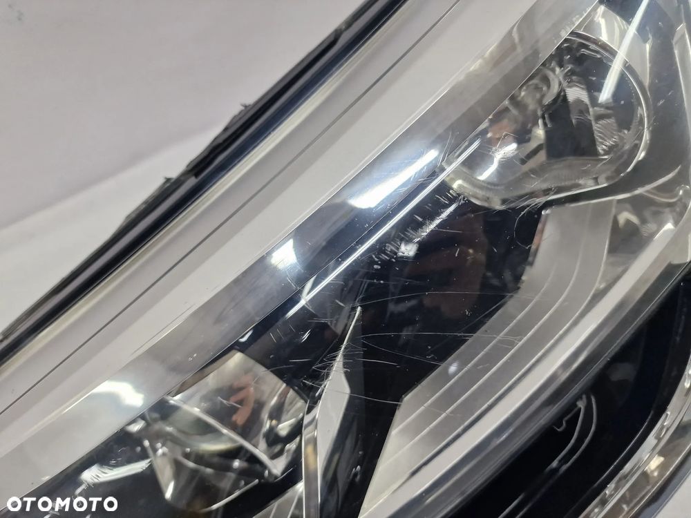RENAULT MEGANE 4 IV 16- LEWA LAMPA PRZEDNIA PRZÓD SOCZEWKA + LED , NR 260603157R , NR AUKCJI LA205 - 6