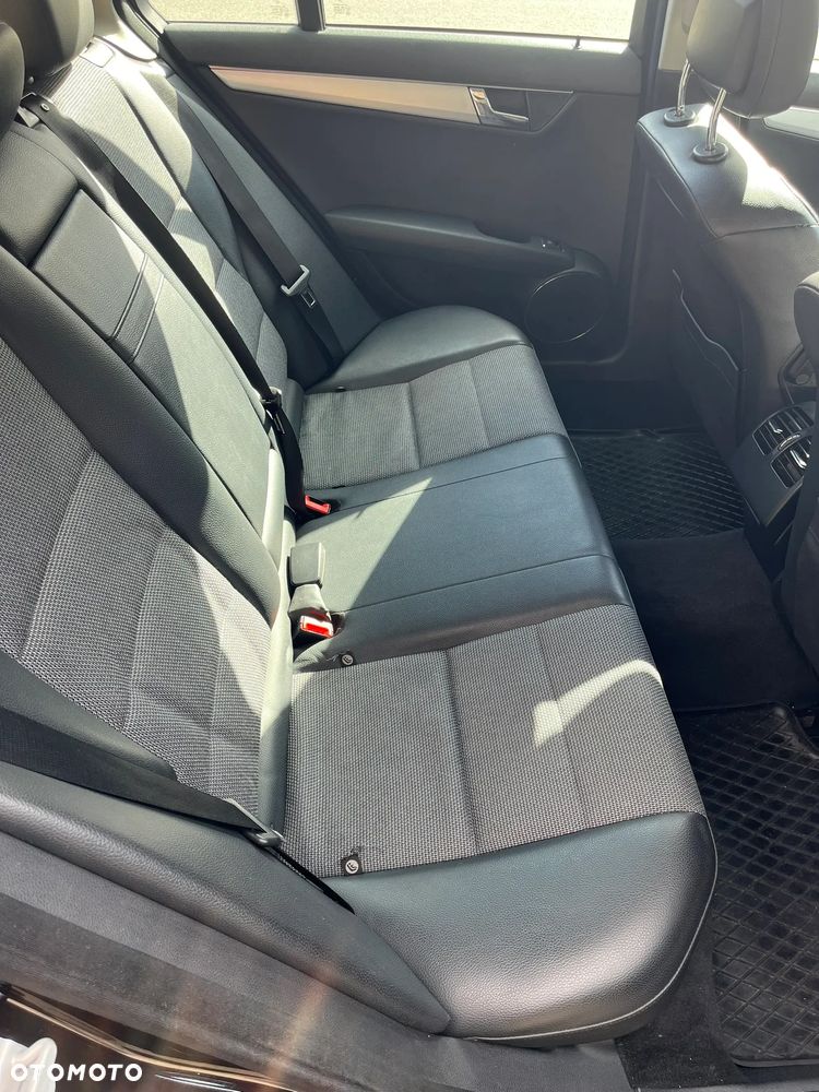 Mercedes-Benz Klasa C 180 Kompressor BlueEFFICIENCY - 9