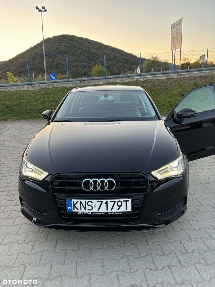 Audi A3 Sportback 1.6 TDI S tronic Ambiente - 23