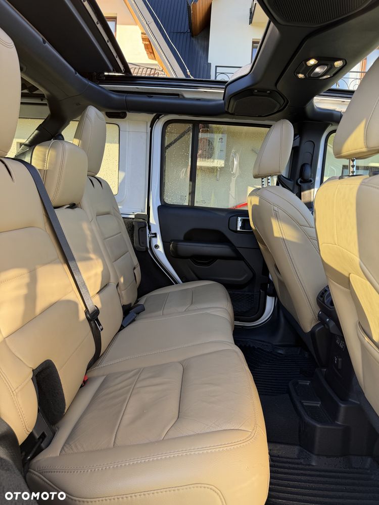 Jeep Wrangler 3.6 Unlim Sahara - 12