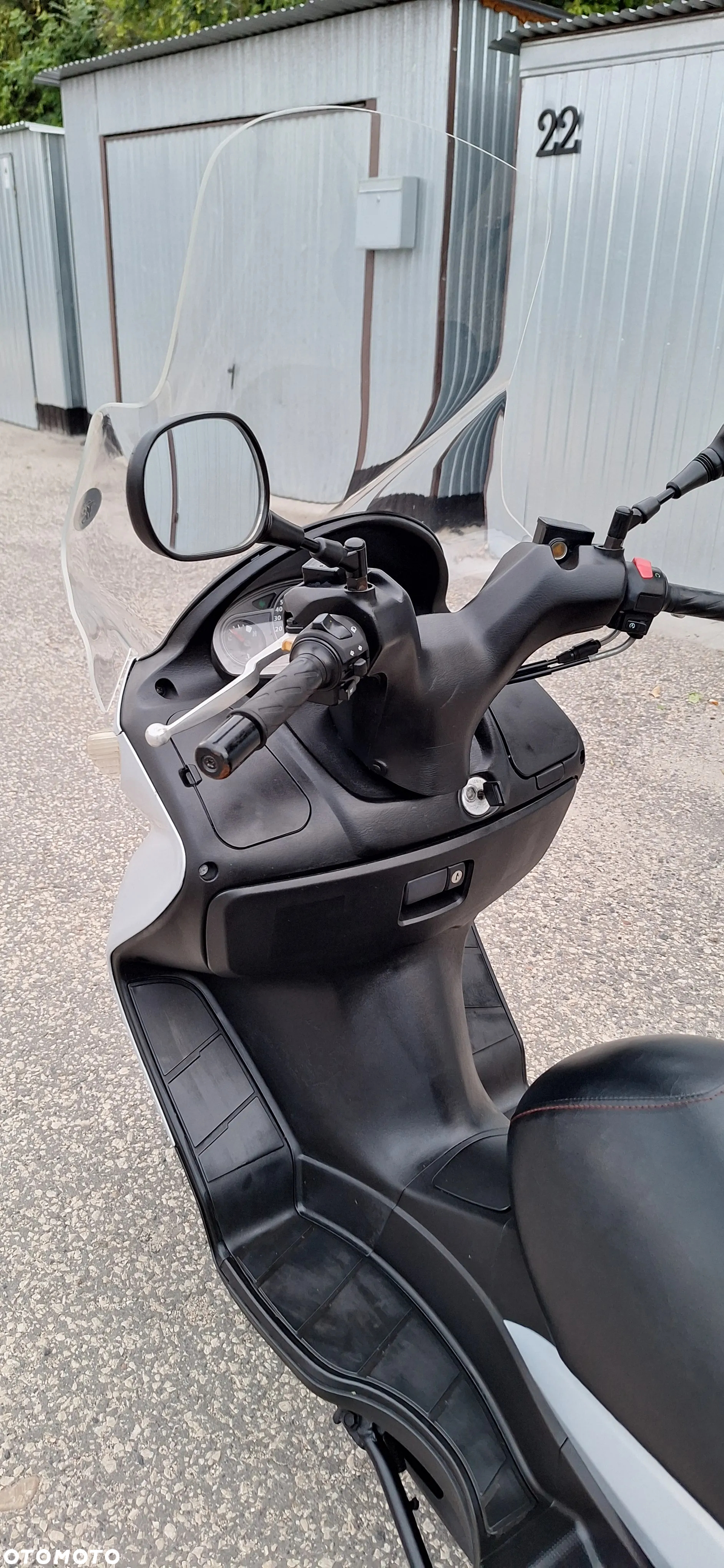 Suzuki Burgman - 6