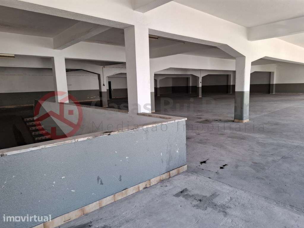 Armazém com 700m2 na Cruz de Pau - Grande imagem: 2/20
