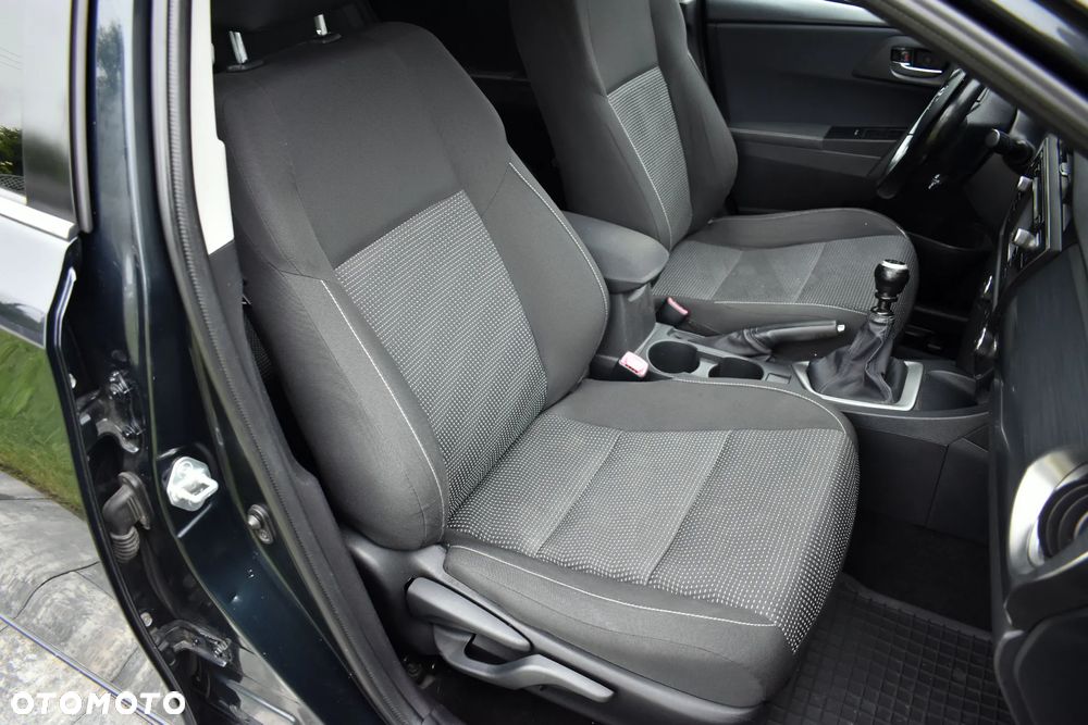 Toyota Auris 2.0 D-4D START Edition - 34