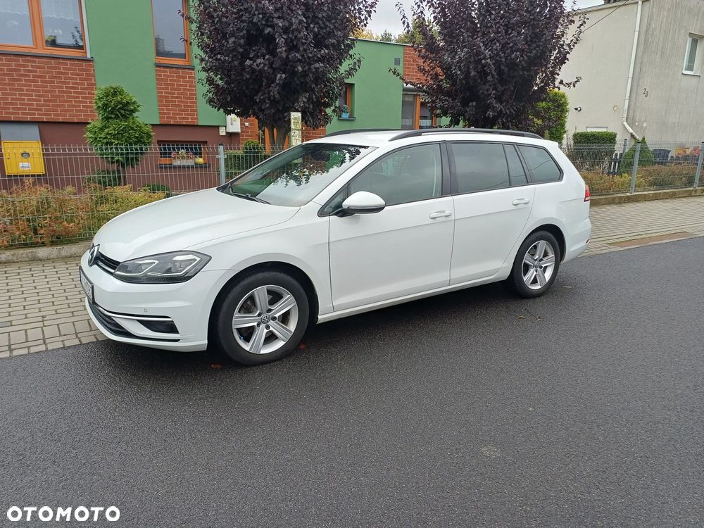 Volkswagen Golf - 6