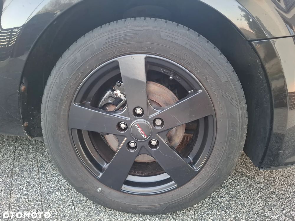 Kia ProCeed - 13