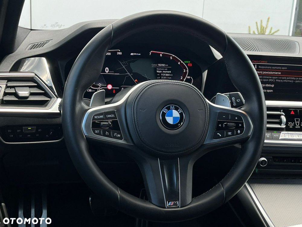 BMW Seria 3 330e xDrive M Sport - 22
