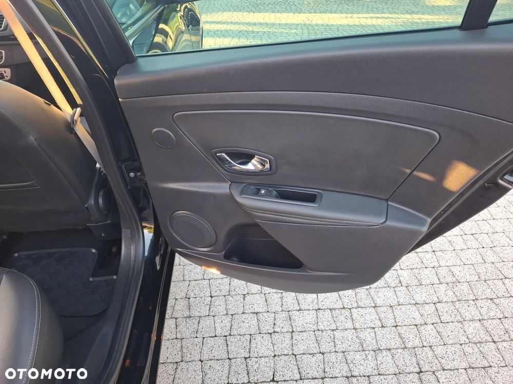 Renault Megane ENERGY TCe 115 Start & Stop Bose Edition - 21