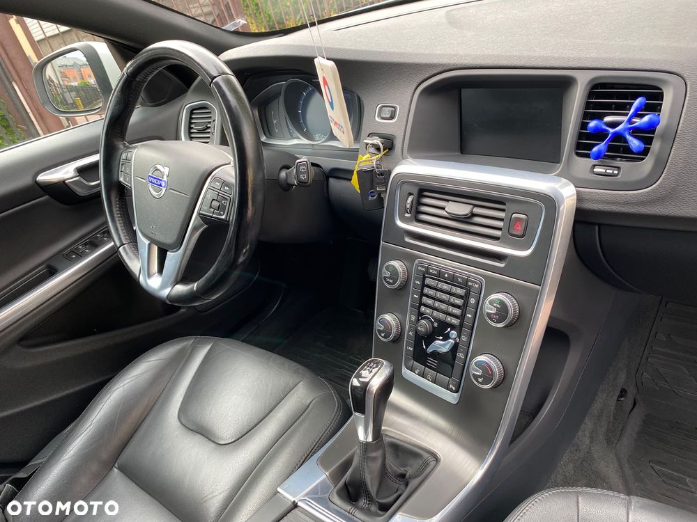 Volvo V60 D4 Momentum - 6