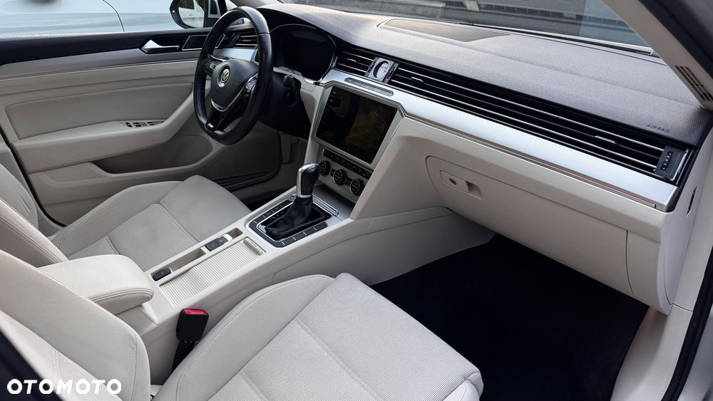 Volkswagen Passat 2.0 TDI SCR (BlueMotion Technology) DSG Comfortline - 32
